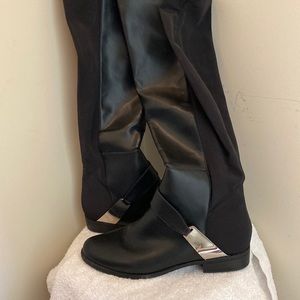 Black knee high 11W woman’s boots